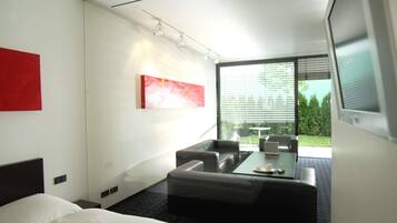 Minibar, in-room safe, soundproofing, iron/ironing board