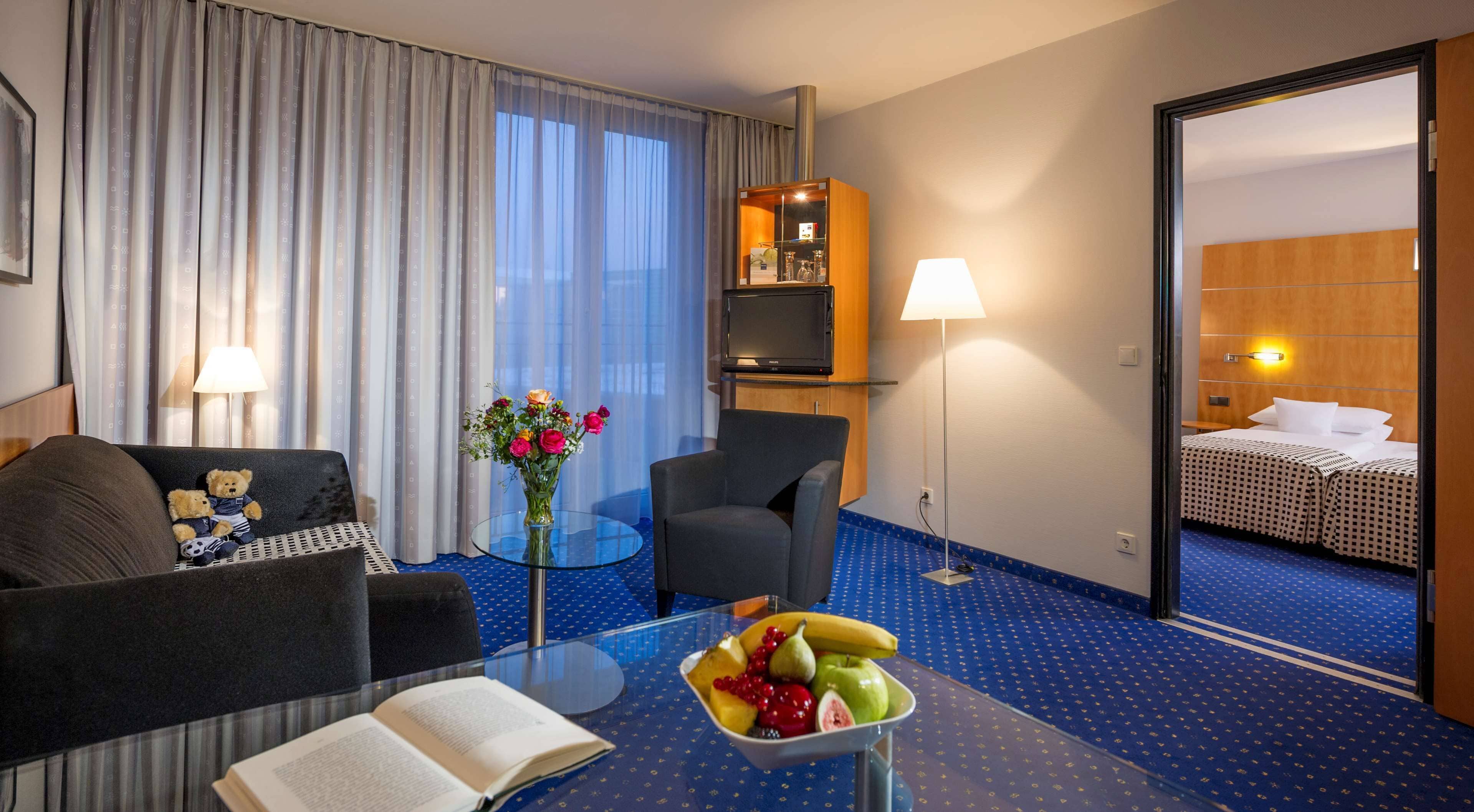 junior studio | hypo-allergenic bedding, in-room safe, desk, blackout curtains