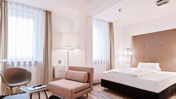 Basic-Doppelzimmer, 1 Schlafzimmer, Nichtraucher, Blick auf den Innenhof (New Style) | Hochwertige Bettwaren, Minibar (mit einigen kostenlosen Artikeln)