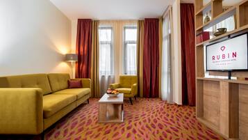 Deluxe Double or Twin Room | In-room safe, soundproofing, free WiFi, bed sheets