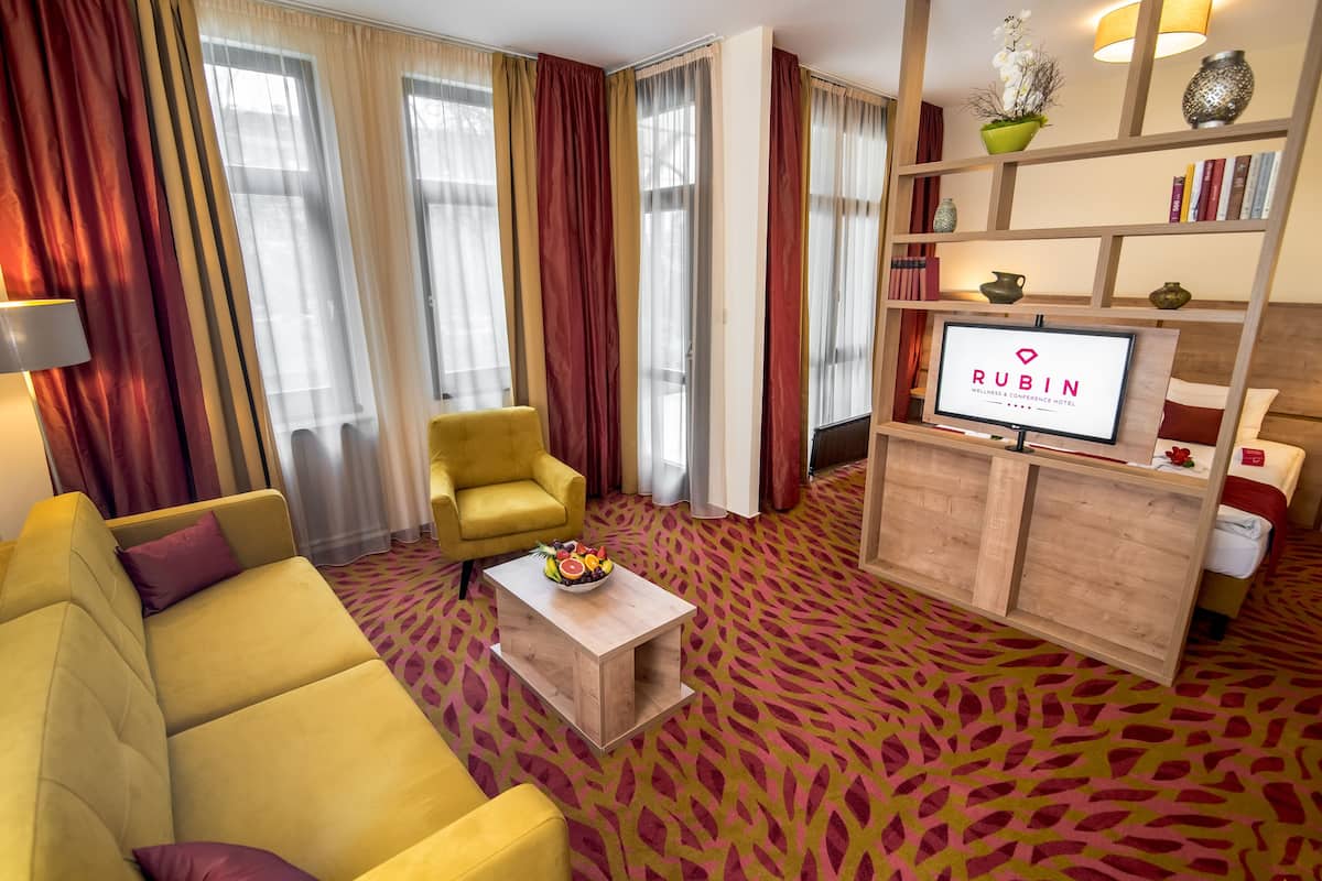 Deluxe kamer, 1 twee- of 2 eenpersoonsbedden | 2 slaapkamers, een kluis op de kamer, geluiddichte muren, gratis wifi