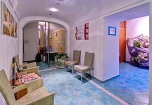 Couples treatment rooms, hot tub, hot springs, Turkish bath