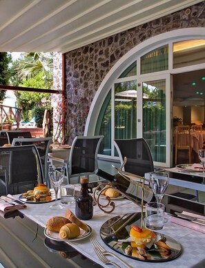 Desayuno buffet incluido todos los días