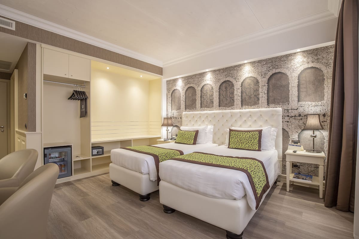1 chambre, literie hypoallergénique, couette en duvet d'oie, surmatelas
