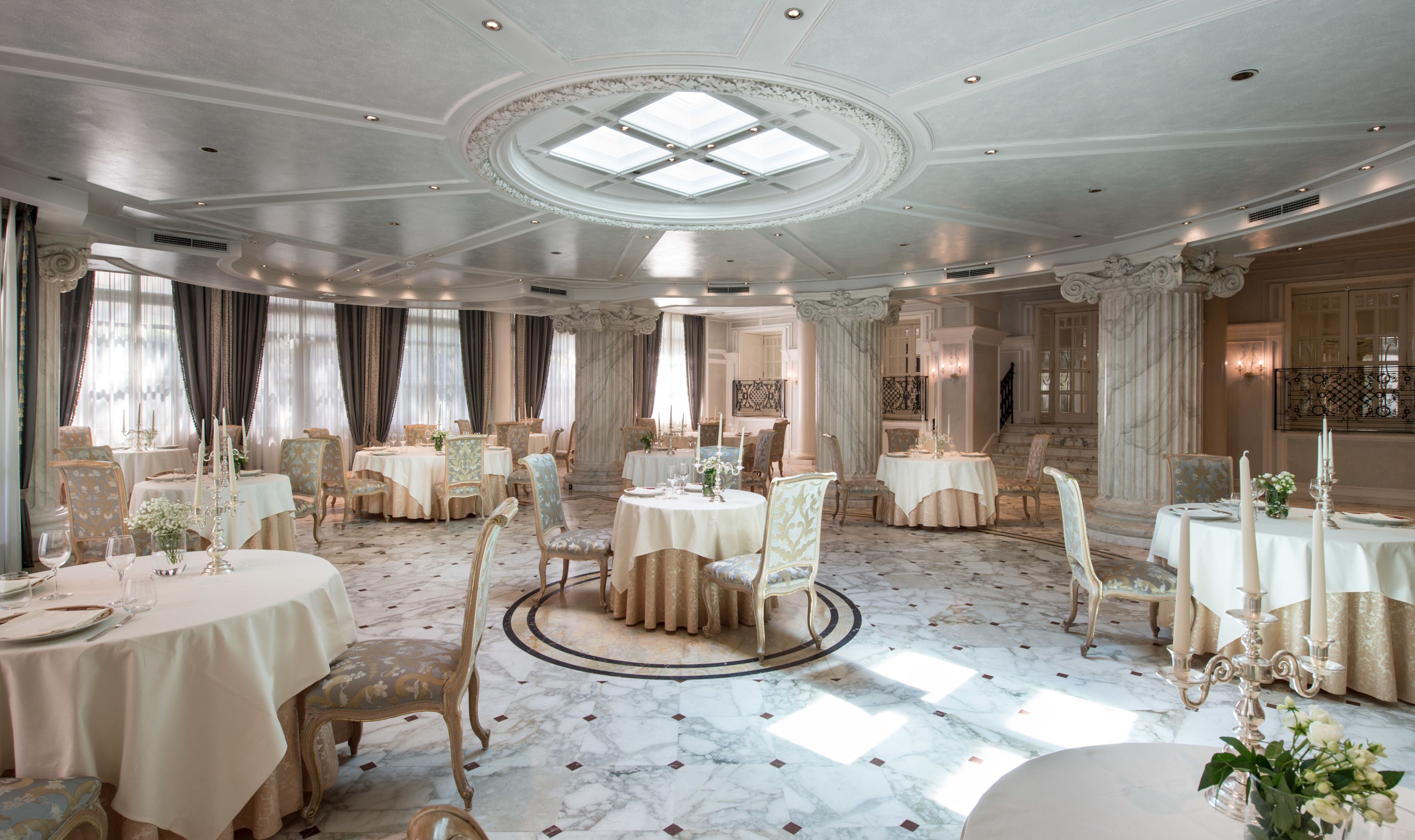 4 restaurants, breakfast served