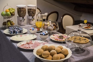 Breakfast buffet