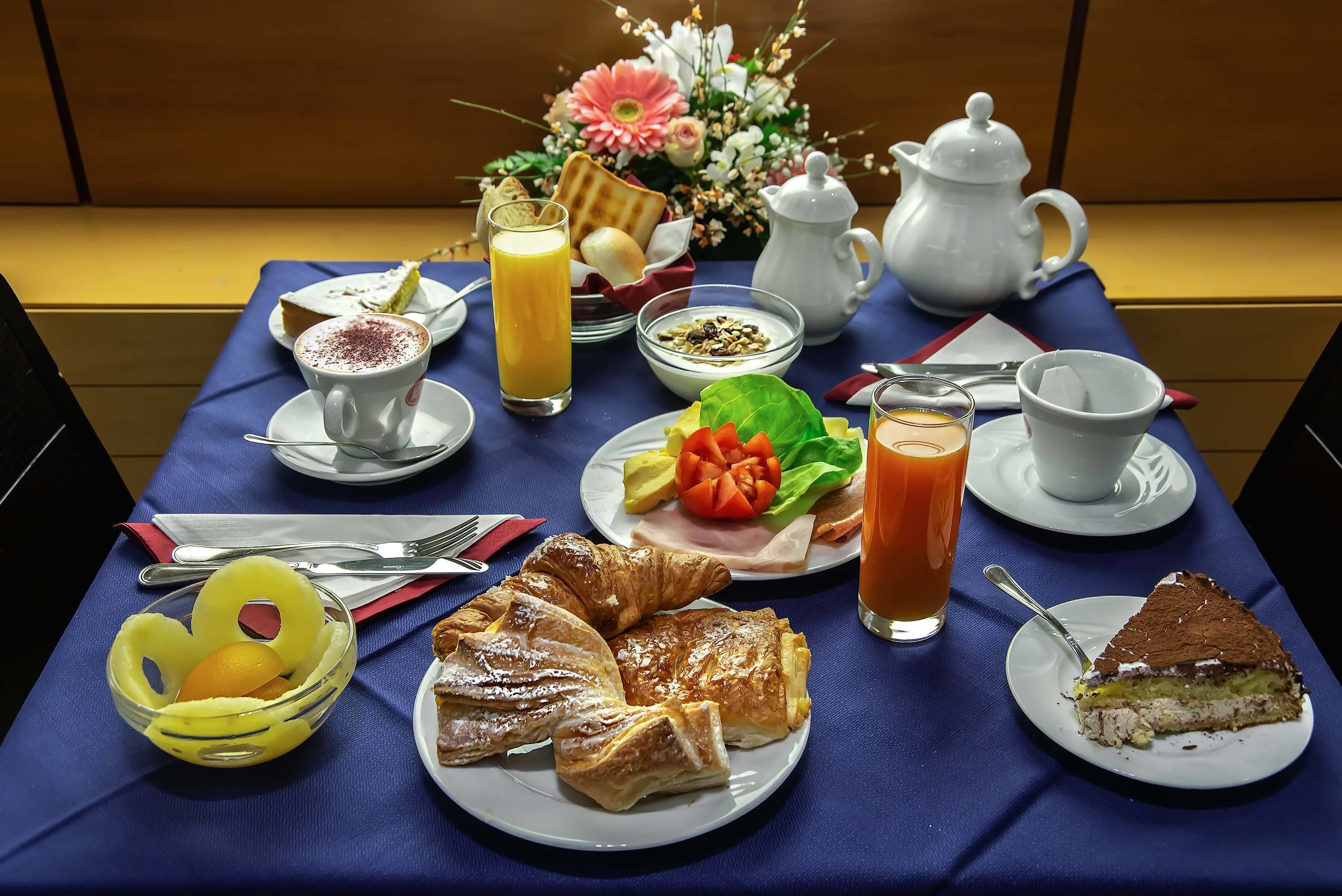 daily buffet breakfast (eur 15 per person)