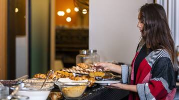 Daily buffet breakfast for a fee