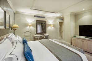 Luxury Suite