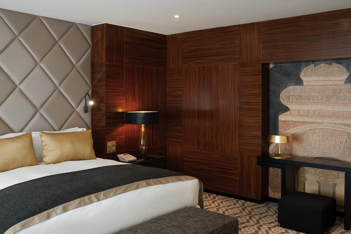 休閒套房, 1 張特大雙人床, 可使用俱樂部酒廊 (Prestige) | 高級寢具、迷你吧、房內夾萬、手提電腦工作空間