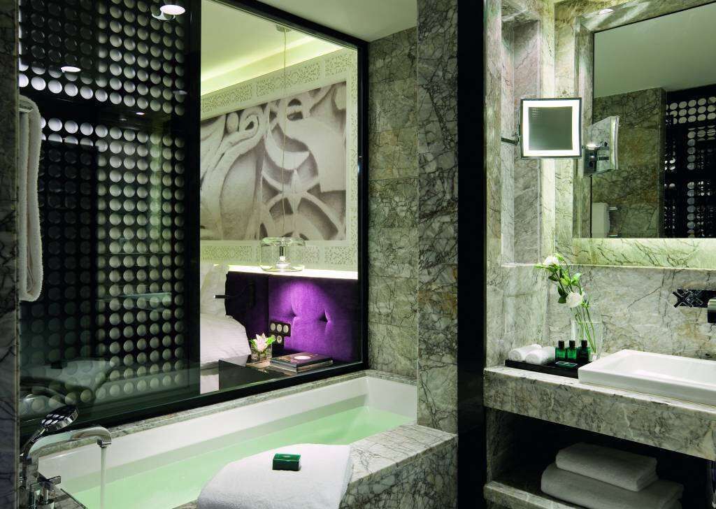 premium bedding, minibar, in-room safe, laptop workspace