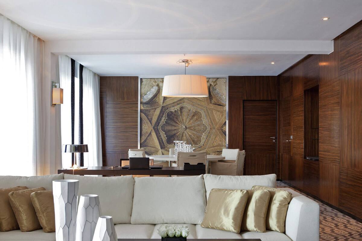 Suite Club, 1 llit de matrimoni gran, accés a la sala del club (Prestige) | Roba de llit d'alta qualitat, minibar i caixa forta a l'habitació