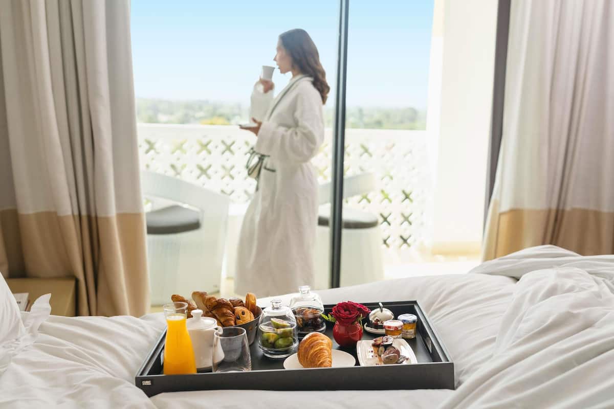 Premium bedding, minibar, in-room safe, laptop workspace