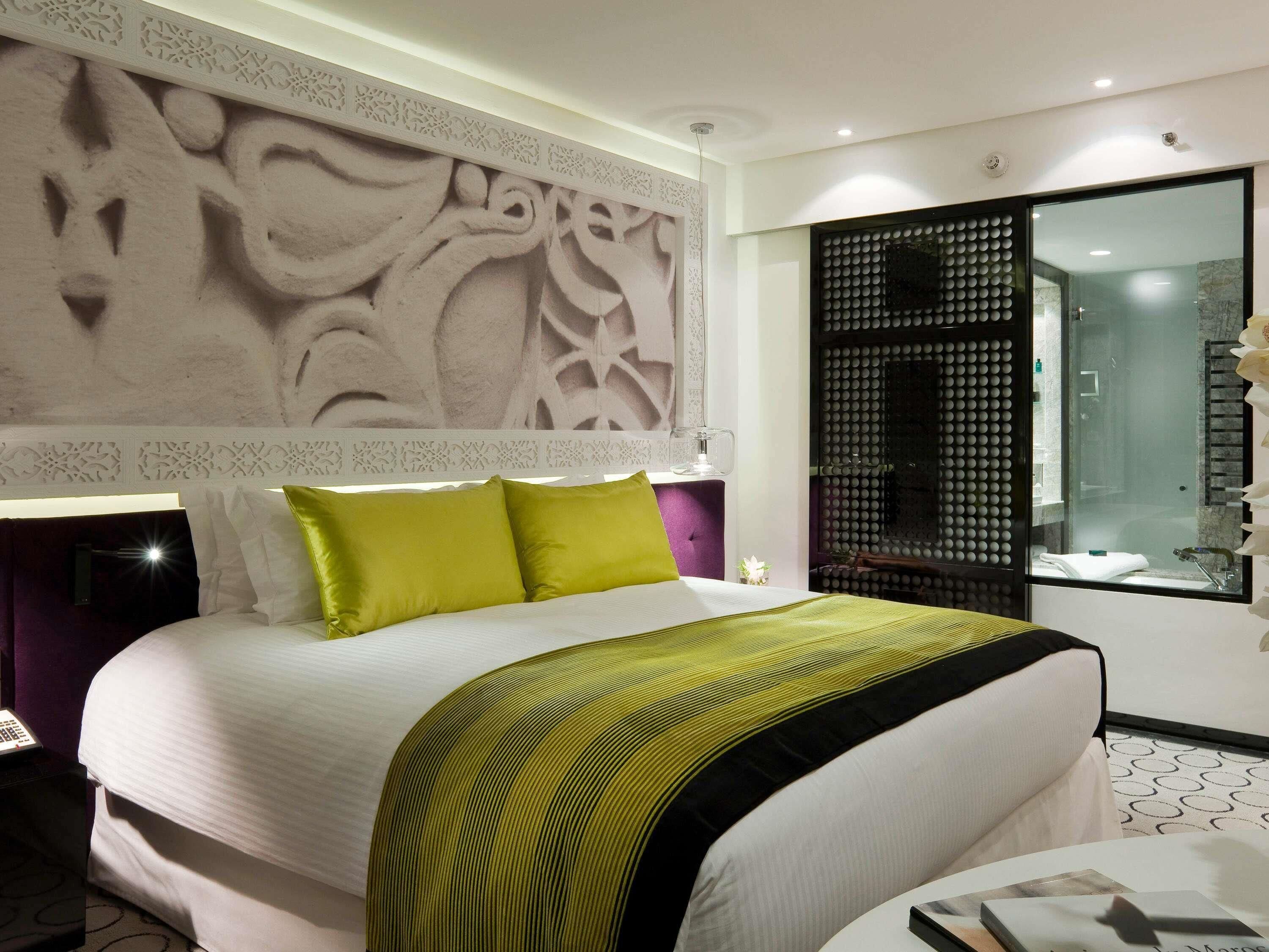 Superior Room, 1 King Bed | Premium bedding, minibar, in-room safe, laptop workspace