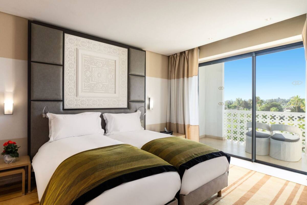 superior room, 2 single beds | premium bedding, minibar, in-room safe, laptop workspace