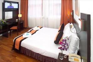 セーフティボックス (室内)、アイロン / アイロン台、ベビーベッド、WiFi (無料)