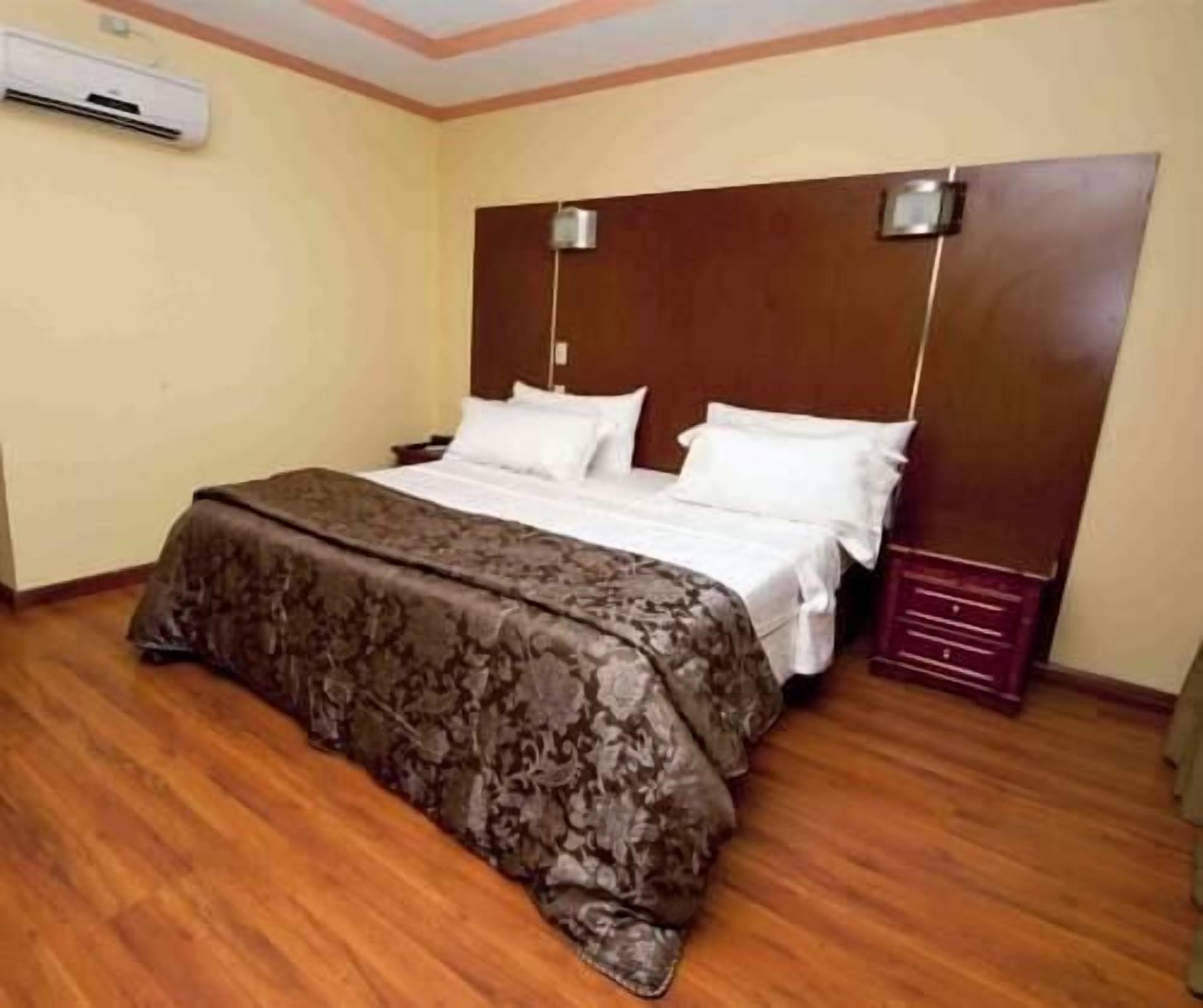 La Cresta Inn en Ciudad de Panamá: ver hotel, precios y opiniones ...