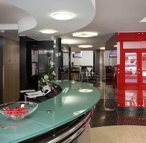 Reception - Hotel Alif Avenidas (Lisbon)