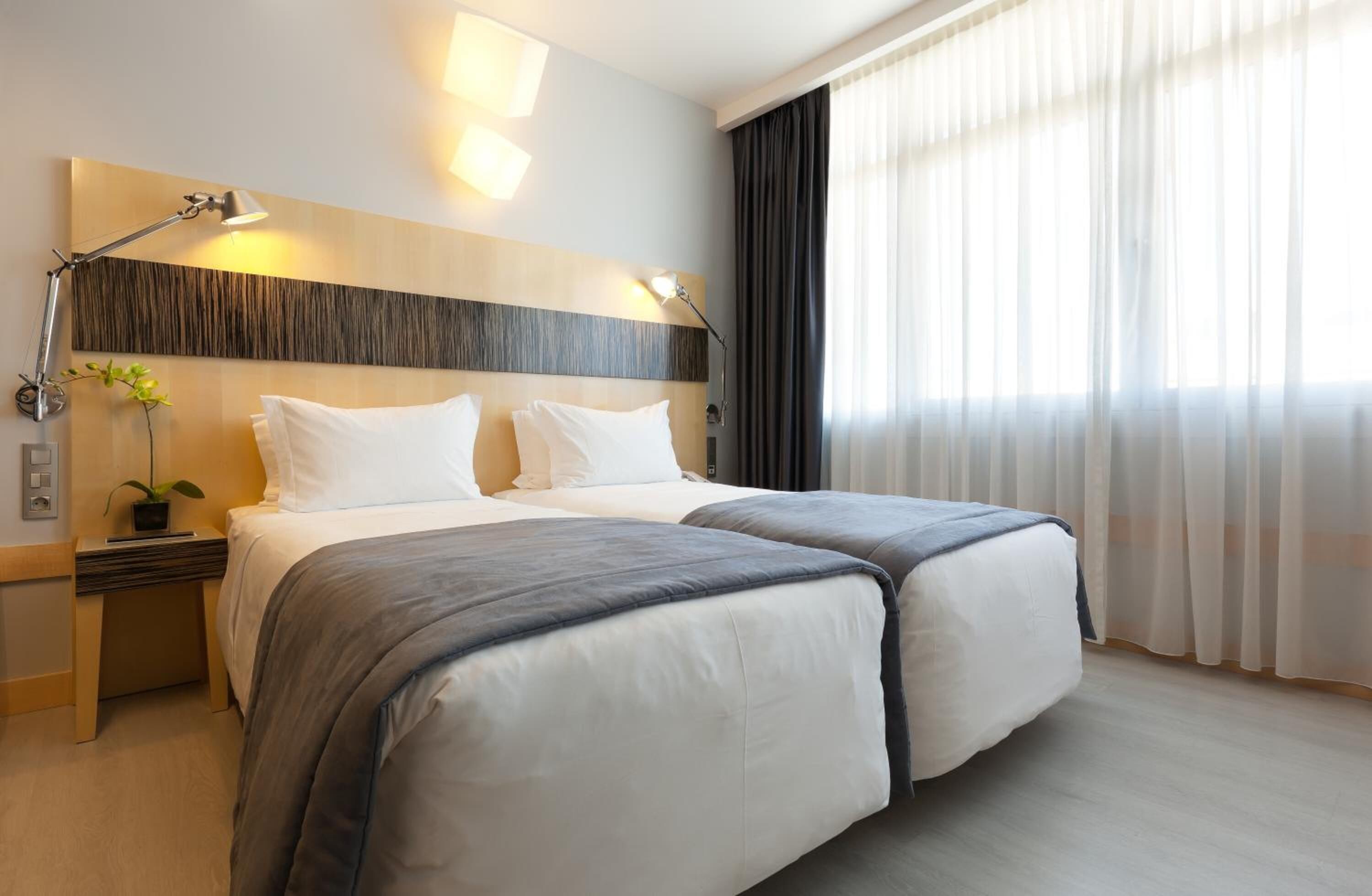 minibar, in-room safe, desk, laptop workspace