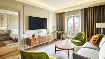 Suite, 1 cama King size, vista a la ciudad | Ropa de cama de alta calidad y minibar