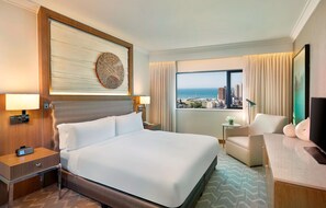 Hochwertige Bettwaren, Minibar, Zimmersafe, individuell dekoriert