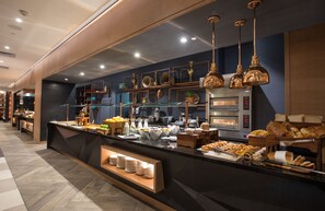 Daily buffet breakfast (ZAR 250 per person) - Hilton Durban (Durban)