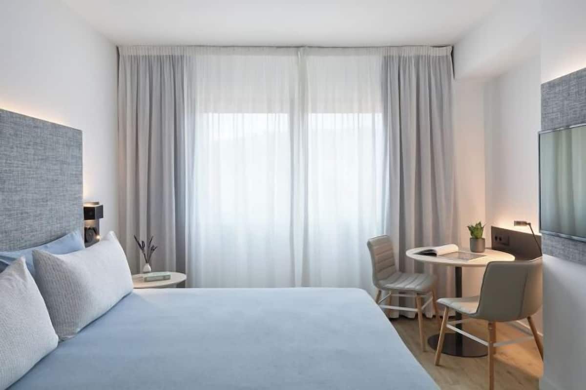 Literie de qualité supérieure, couette en duvet d'oie, minibar