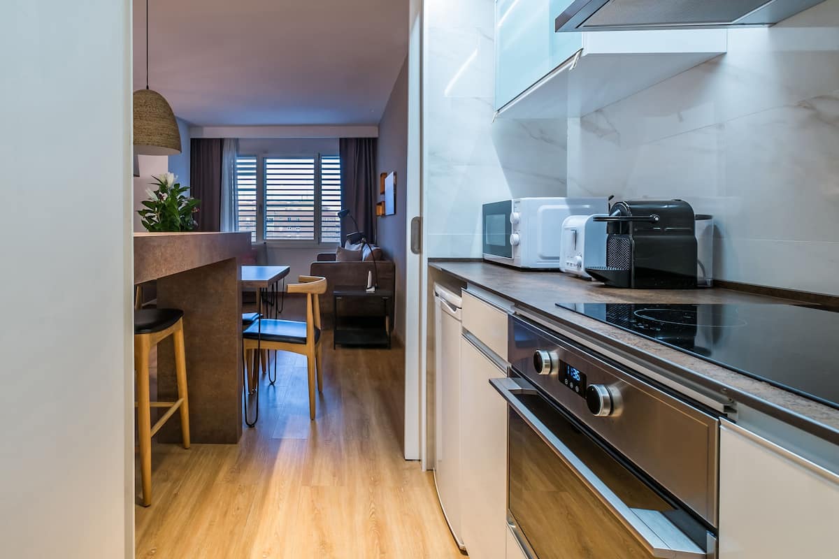 Fridge, microwave, oven, dishwasher