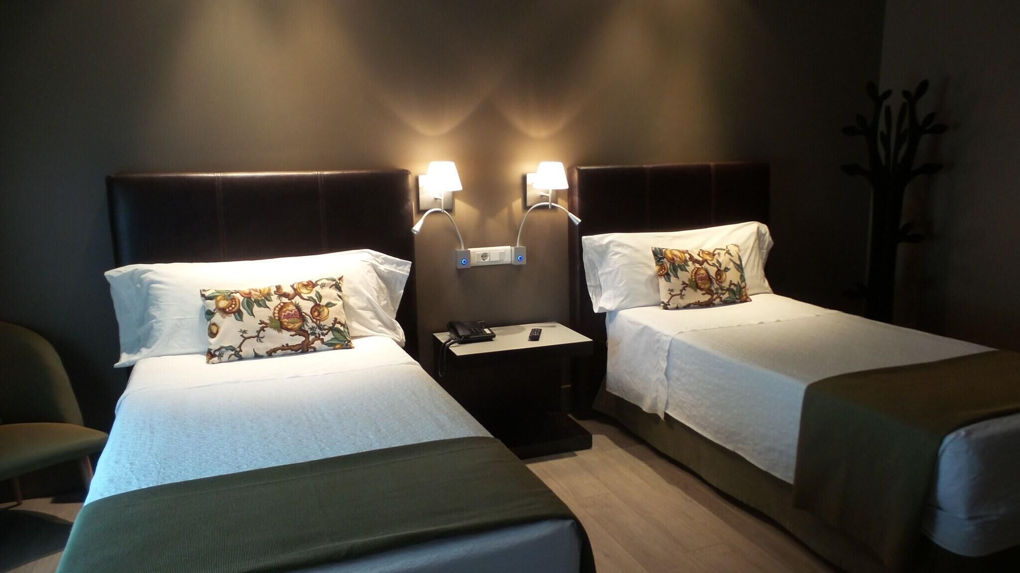 Down comforters, in-room safe, desk, blackout drapes