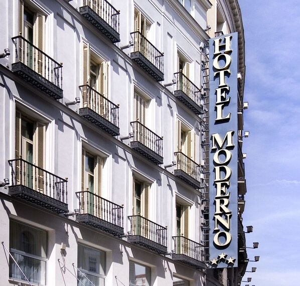 Front of property - Hotel Moderno Puerta del Sol (Madrid)
