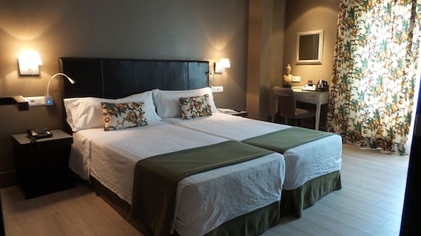 Double Room, 1 Double or 2 Twin Beds, Terrace (Frontal) | Down comforters, in-room safe, desk, blackout drapes
