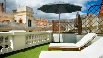 Double Room, 1 Double or 2 Single Beds, Terrace (Frontal) | City view