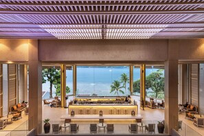 2 Restaurants, Mittagessen, Abendessen, Brunch, internationale Küche