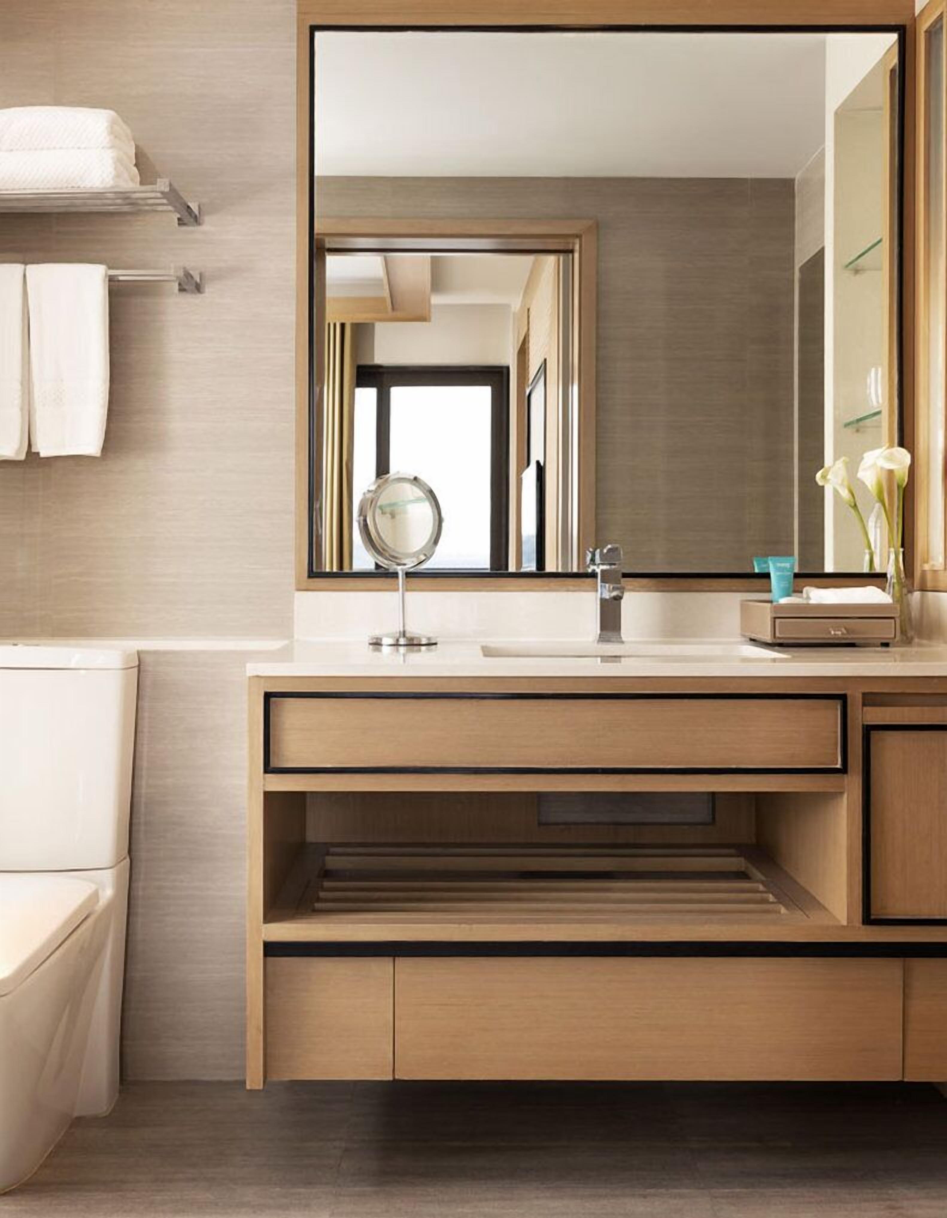 Minibar, in-room safe, desk, laptop workspace