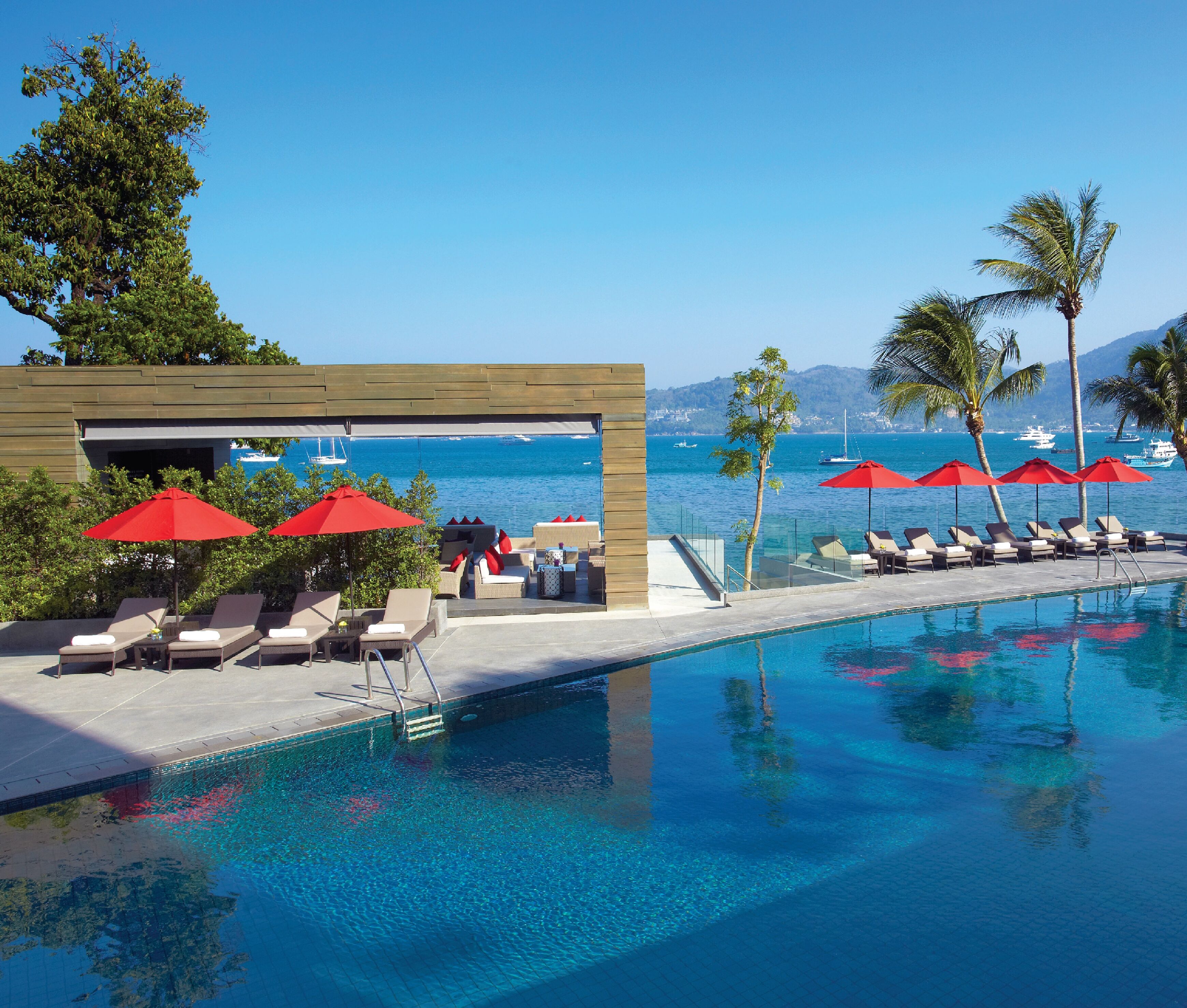 3 outdoor pools, pool umbrellas, pool loungers