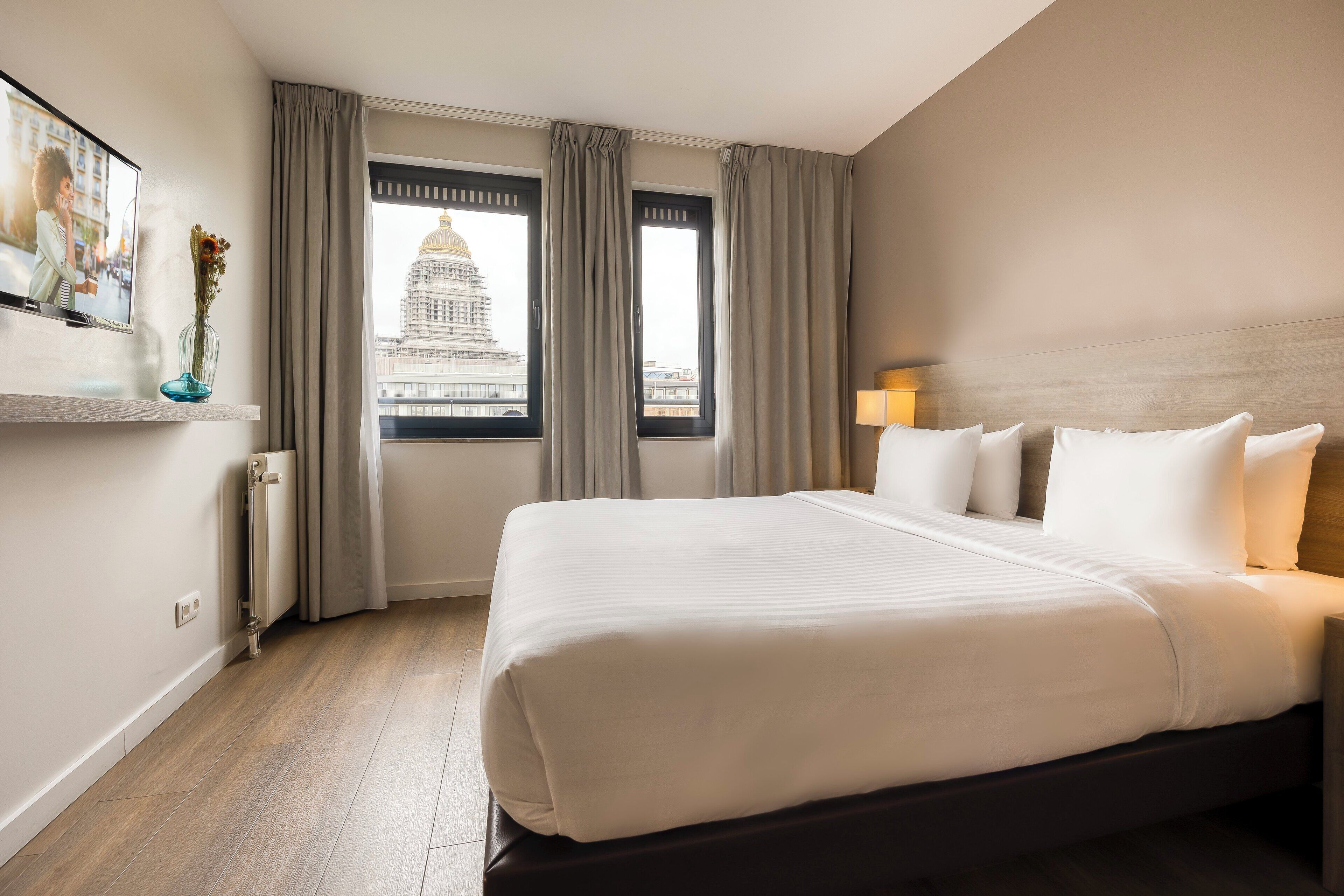 Coffres-forts dans les chambres, décoration personnalisée, bureau