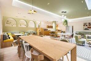 Daily buffet breakfast for a fee - Citadines Toison d'Or Brussels (Brussels)