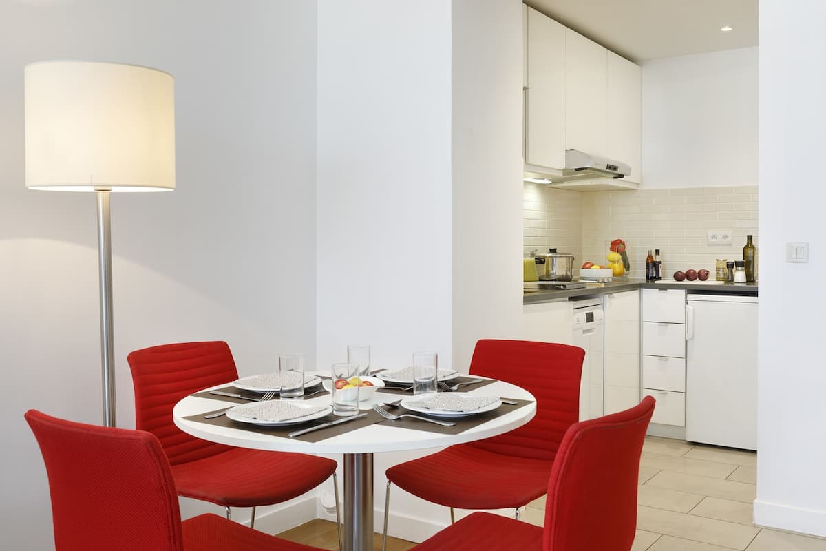 Apartment, 1 Bedroom | Shared kitchen