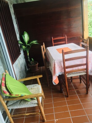 Deluxe Kitchenette | Balcón