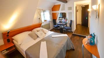 Premium bedding, in-room safe, desk, iron/ironing board