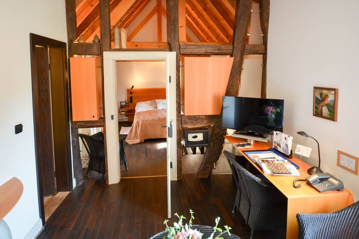 Suíte | Roupas de cama premium, frigobar, cofres nos quartos, escrivaninha