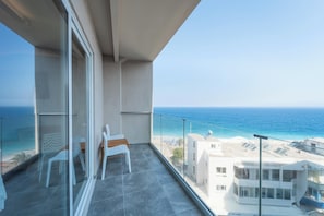 Deluxe Suite Sea View and Pool