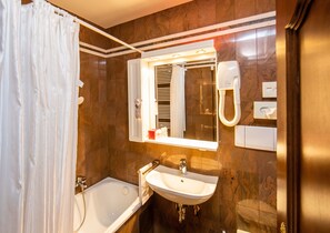 Standard Single Room | Bathroom