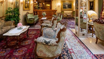 Lobby-Lounge