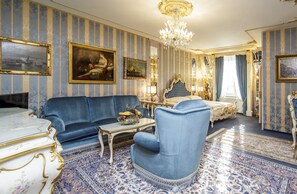 Exclusive Room | Living area