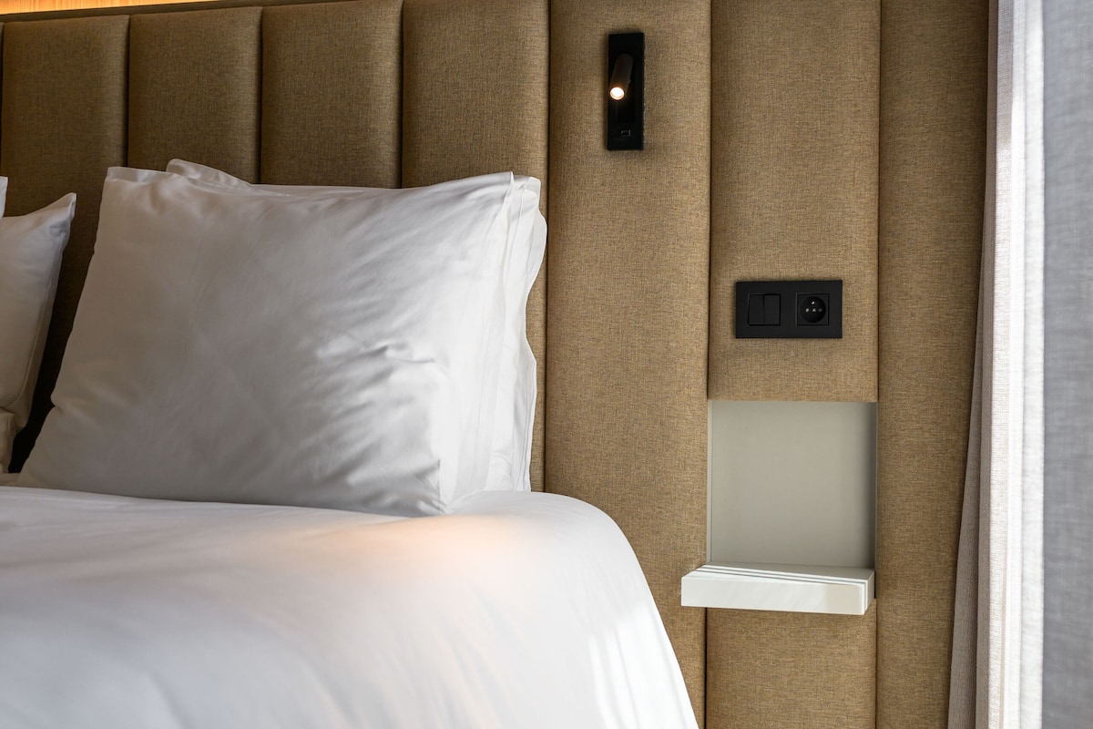 luxury double room | 1 bedroom, hypo-allergenic bedding, in-room safe, desk