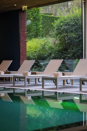 Indoor pool, pool loungers