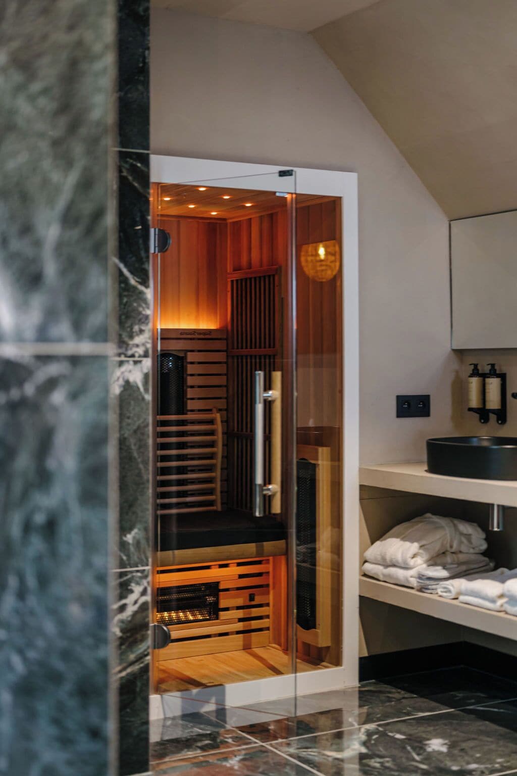 elite studio suite | bathroom | free toiletries, hair dryer, bathrobes, slippers