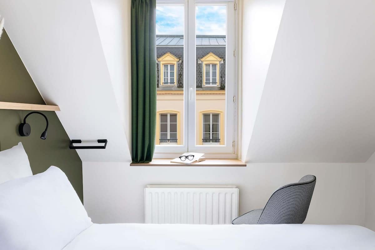 Room, 1 Double Bed (Capsule) | Free minibar, in-room safe, blackout drapes, soundproofing