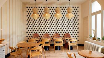 Frokostbuffé hver dag (EUR 18.90 per person)